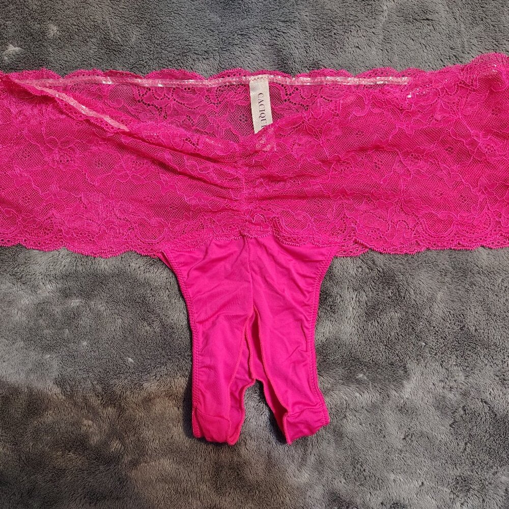 Cacique - Wide side lace Crotchless Thong - Bright Pink - Size 18/20